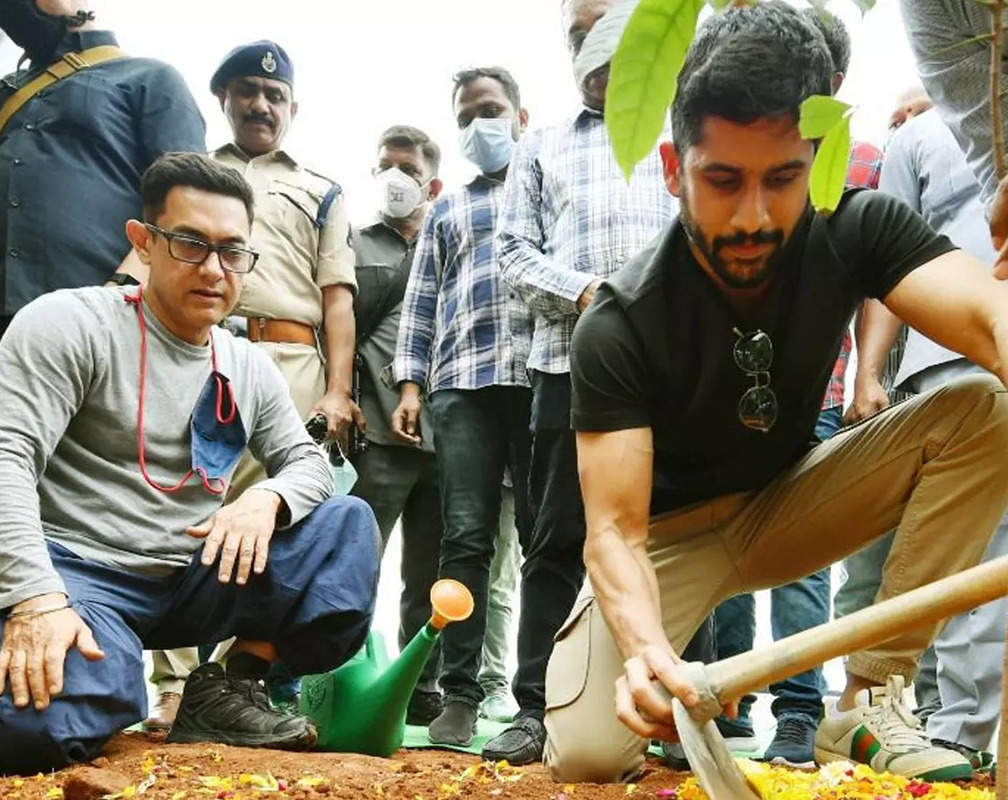 
Bollywood actor Aamir Khan takes part in Green India Challenge and plants saplings in Hyderabad
