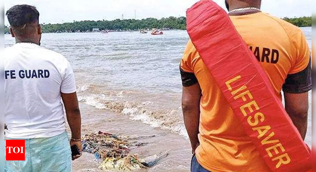 Ganpati immersion: 2 dead, 1 missing in Versova