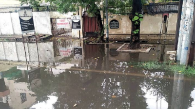 4 days on, roads still choked with rainwater, Lucknow Municipal Corporation missing