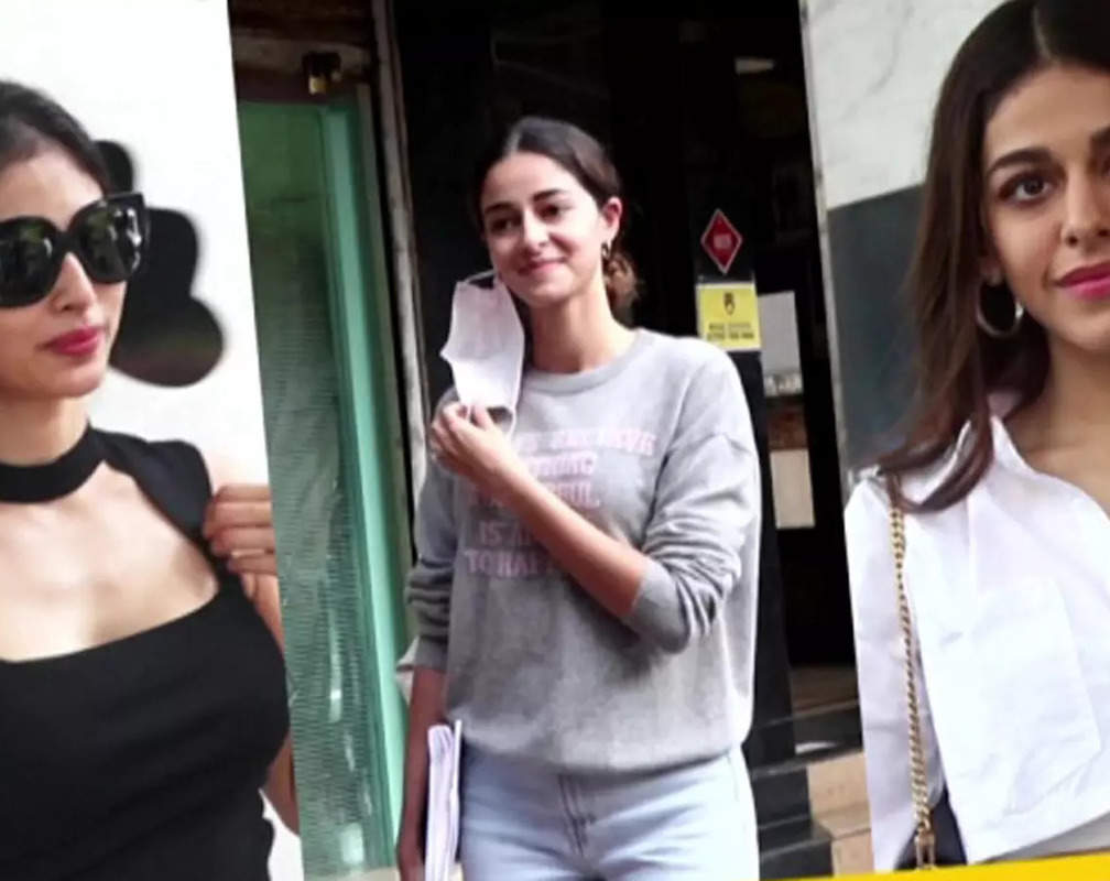 
Ananya Panday, Zareen Khan, Mouni Roy spotted in and around Mumbai
