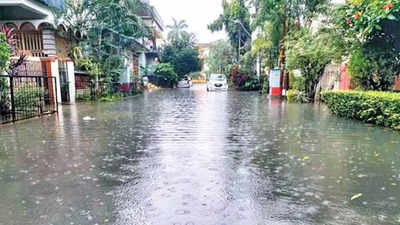 Kolkata: Never-seen-before deluge in New Town, Salt Lake