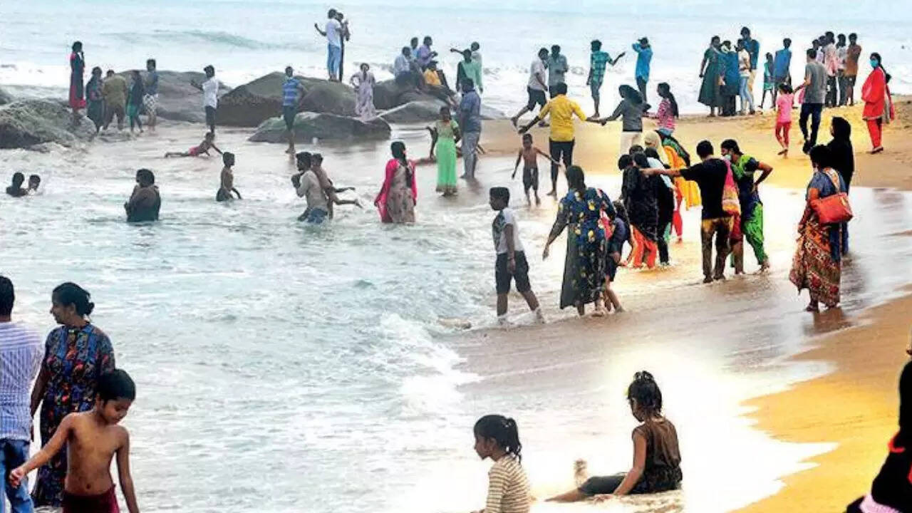 Blue Flag Beaches in India: Kovalam beach in Tamil Nadu & Eden in  Puducherry get Blue Flag certificate | Chennai News - Times of India