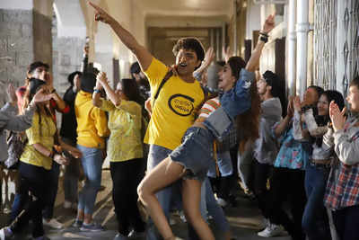 Dev, Rukmini wrap up ‘Kishmish’ shoot with hilarious Nagin Dance