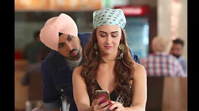 Did you know Lauren Gottlieb had only 1 month to learn Punjabi for 'Ambarsariya'?