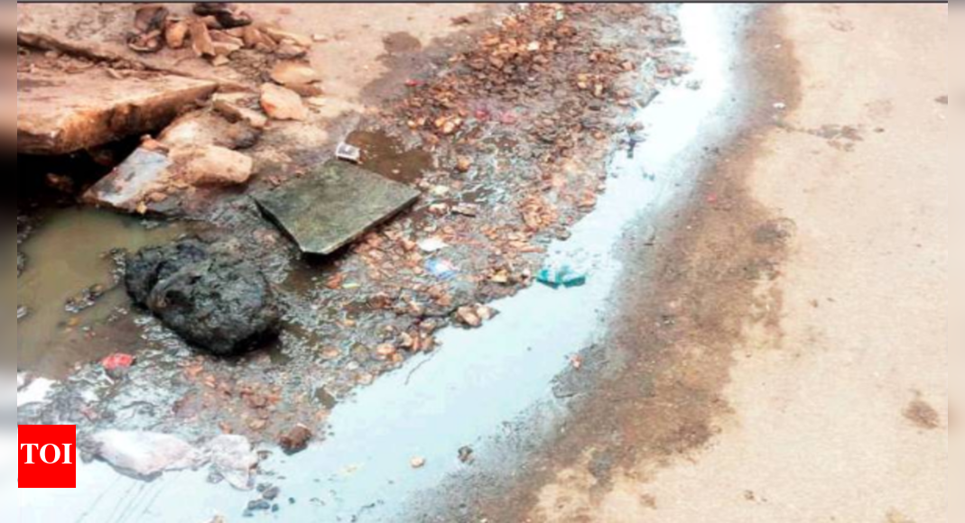 Jaipur’s overflowing gutters, choked sewer lines give locals ‘stinky