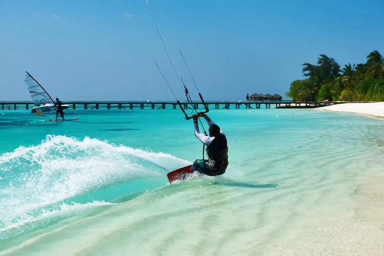 Kitesurfing