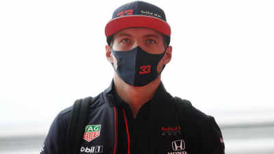 Verstappen laughs off Hamilton's pressure comments