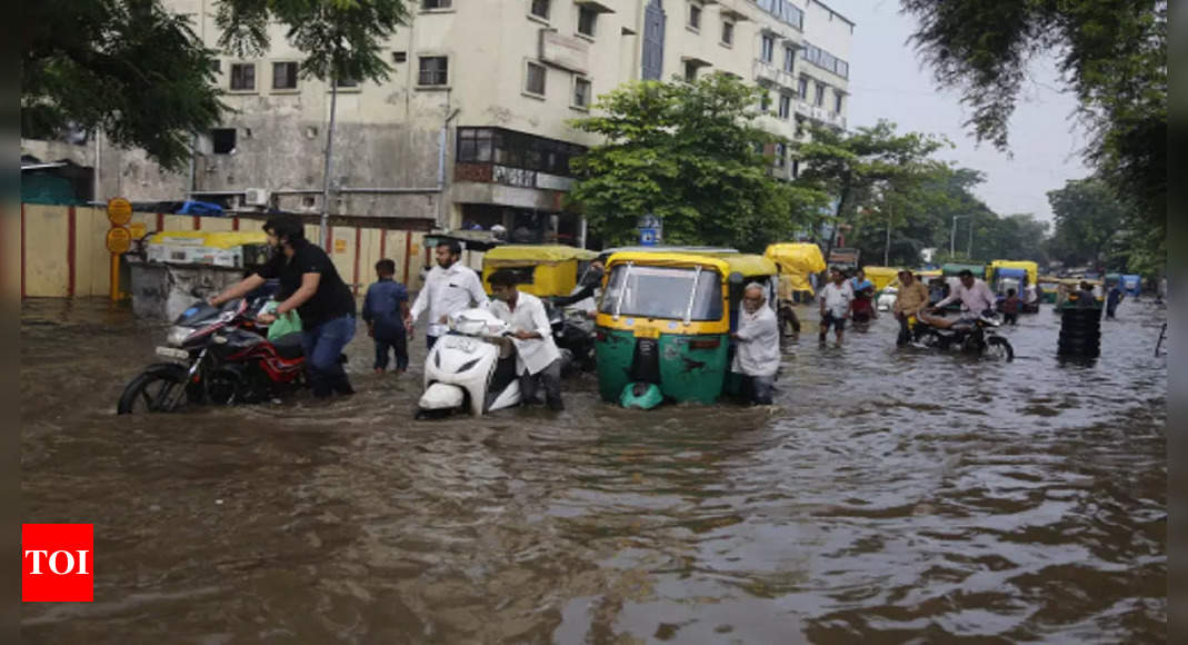 Imd: Heavy Rains Lash Parts Of Gujarat, 103 Roads Shut; IMD Predicts ...