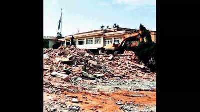 Jaipur Development Authority starts demolition of Laxmi Vilas Hotel