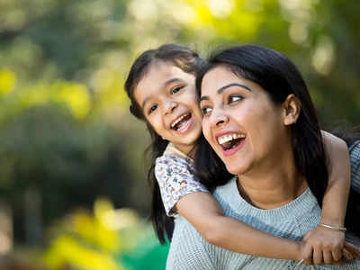 Happy Daughters Day 2021: Top 50 Wishes, Messages and Quotes to share with your daughter to make her feel special