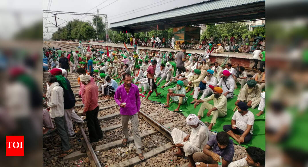 Bharat bandh live: Farmers block highways in Punjab, Haryana