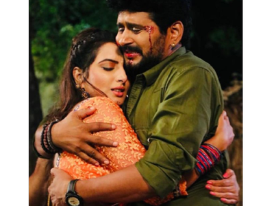 Sonalika Prasad shares a still with co-star Yash Kumar from the set of 'Paheli'