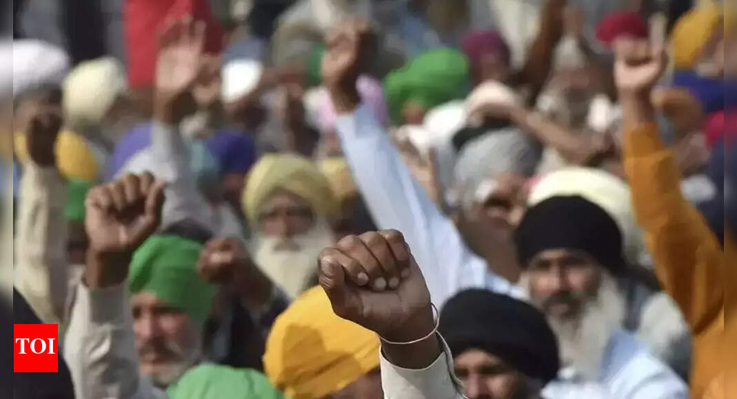 AAP congratulates farmers on success of Bharat Bandh