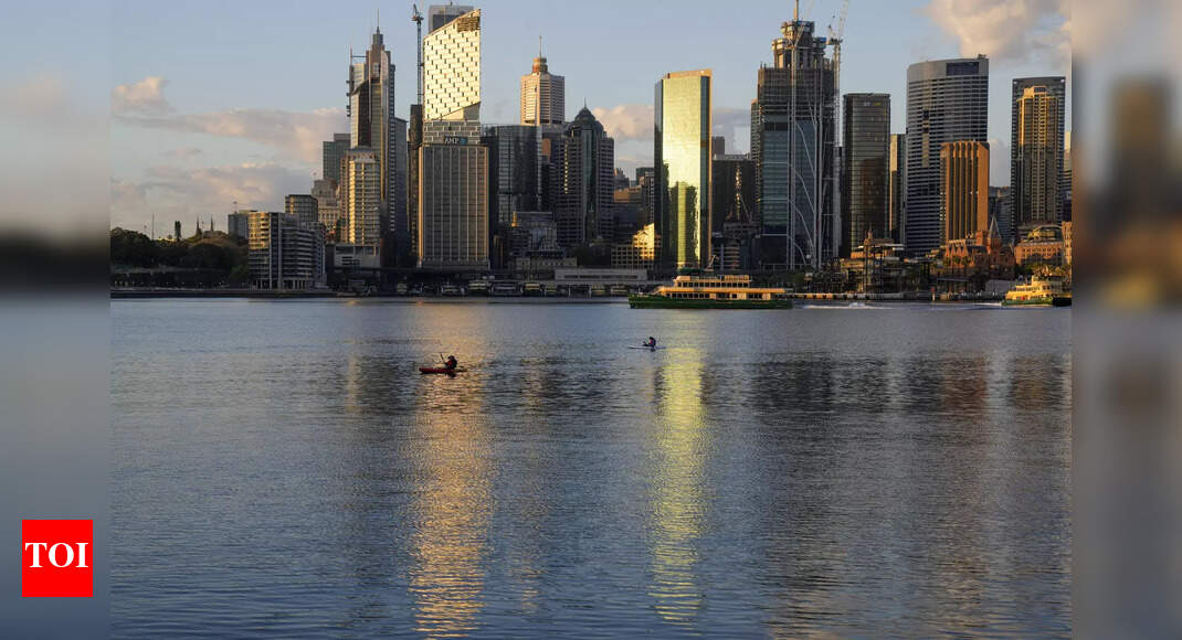 Sydney's unvaccinated warned of social isolation when Covid19 lockdown