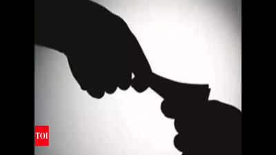 Maharashtra: Two govt staffers held for accepting Rs 40,000 bribe in Raigad