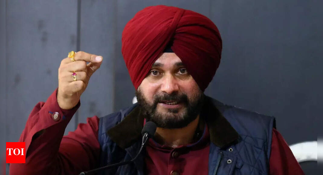 Sidhu quits as PCC chief, plunges party into crisis