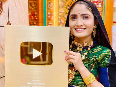 Geetaben Rabari receives the YouTube Gold play button | Gujarati Movie ...