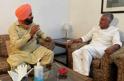 Ex-Punjab Cong chief Jakhar takes on Sidhu, tries to defend Amarinder