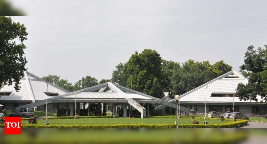 No univ affiliation, PhD & MSc courses suspended, WII 'may turn