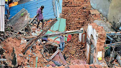 After North Kolkata crash, KMC to implement eviction policy