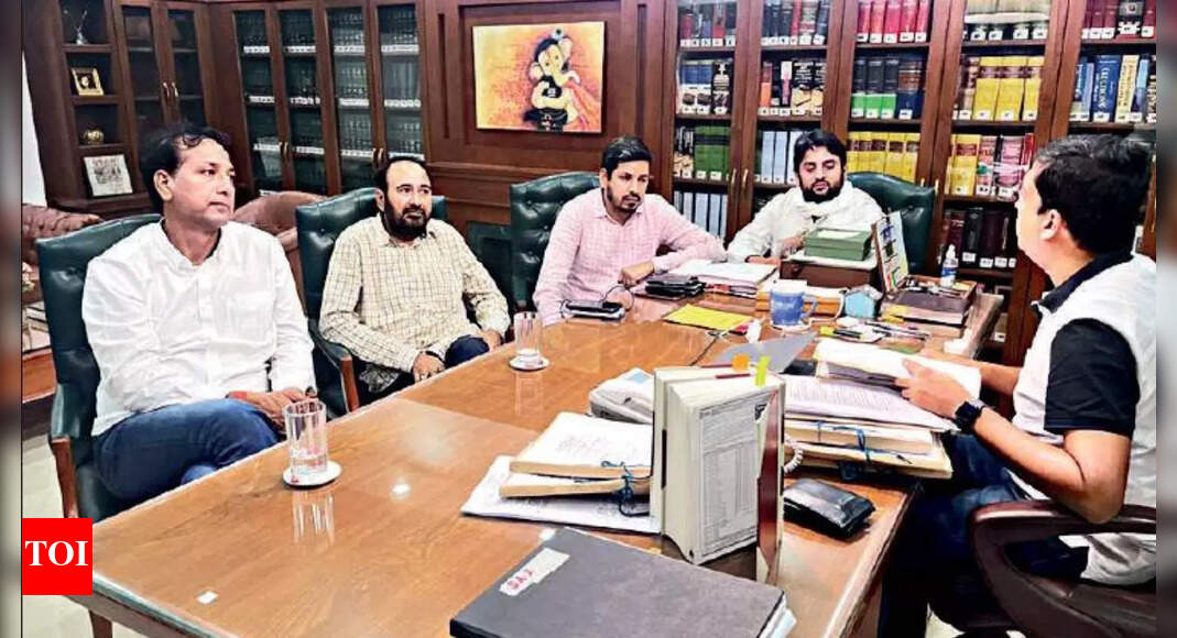 6 turncoat MLAs put Cong in a spot in Rajasthan