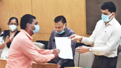 Nagpur: After 13-year wait, truck driver gets government job