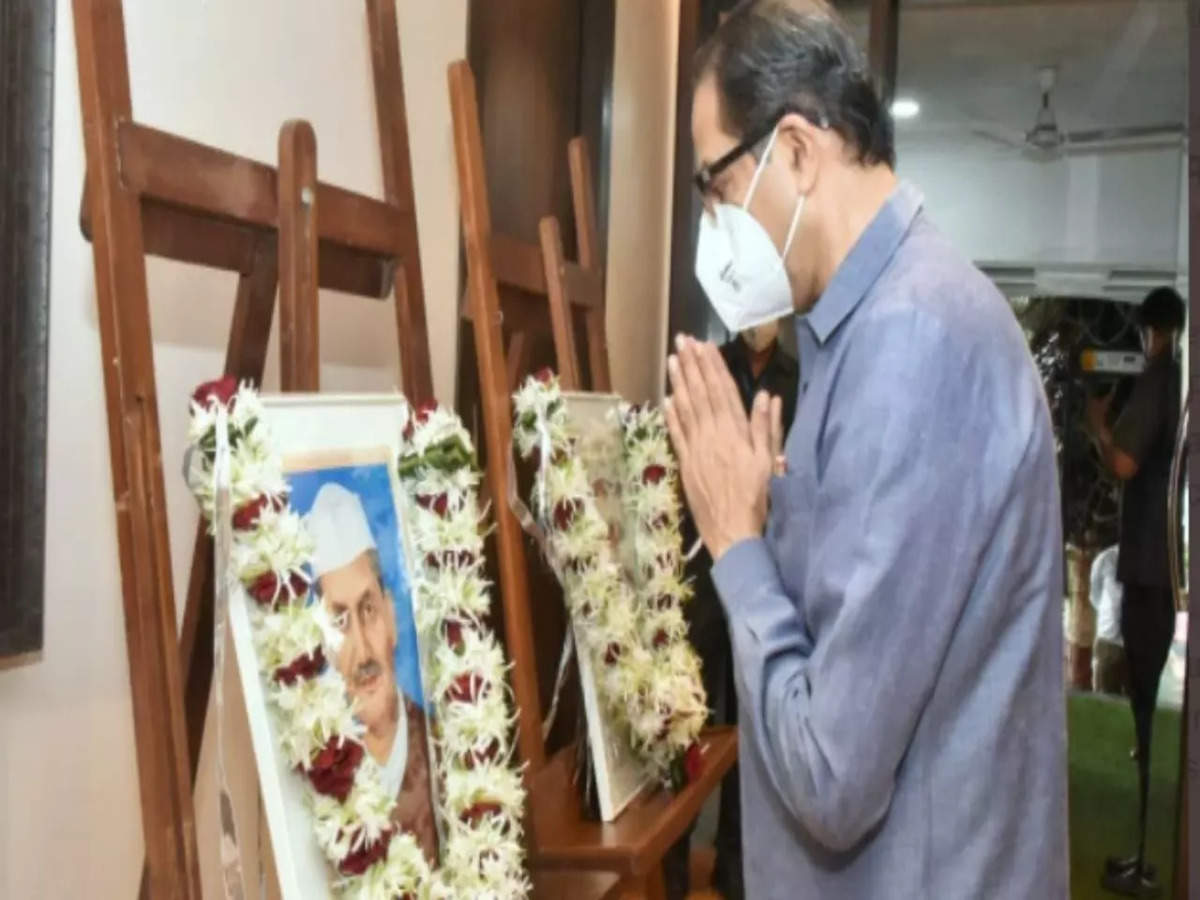 Thackeray Maharashtra Cm Uddhav Thackeray Mahatma Gandhi Lal Bahadur Shastri Continue To Be Guiding Lights Mumbai News Times Of India