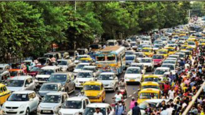 Drive-and-darshan may lead to traffic snarls this year, fear Kolkata cops