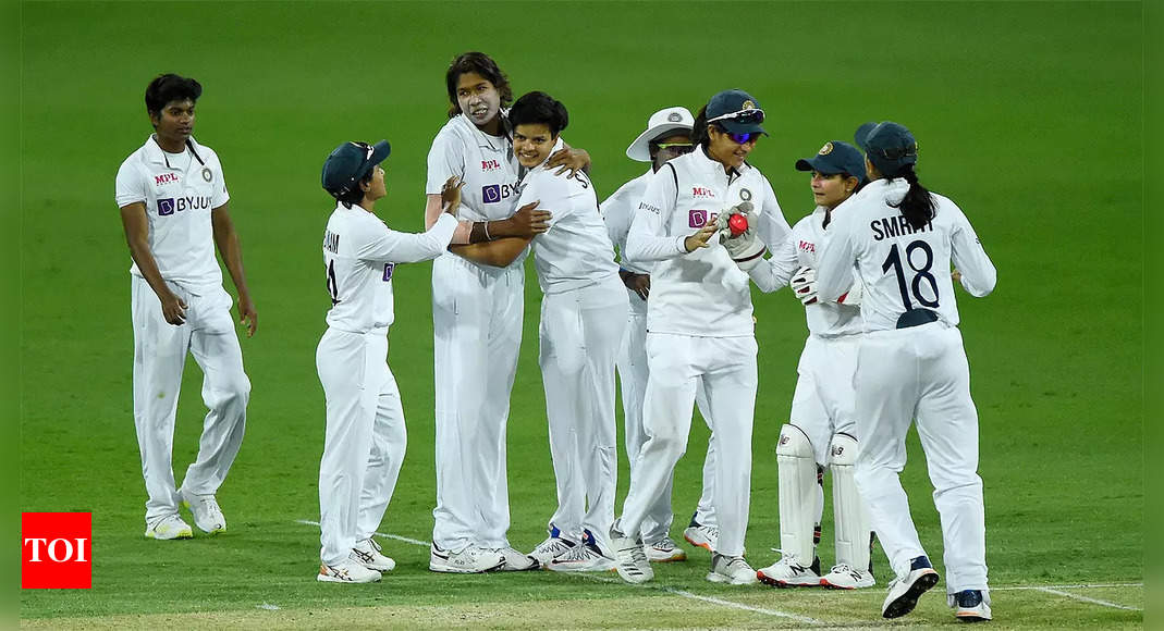 Pink Ball Test India seamers leave Aussies struggling on Day Three