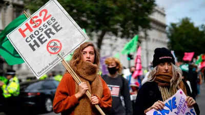 UK climate protesters face tougher penalties for blocking roads