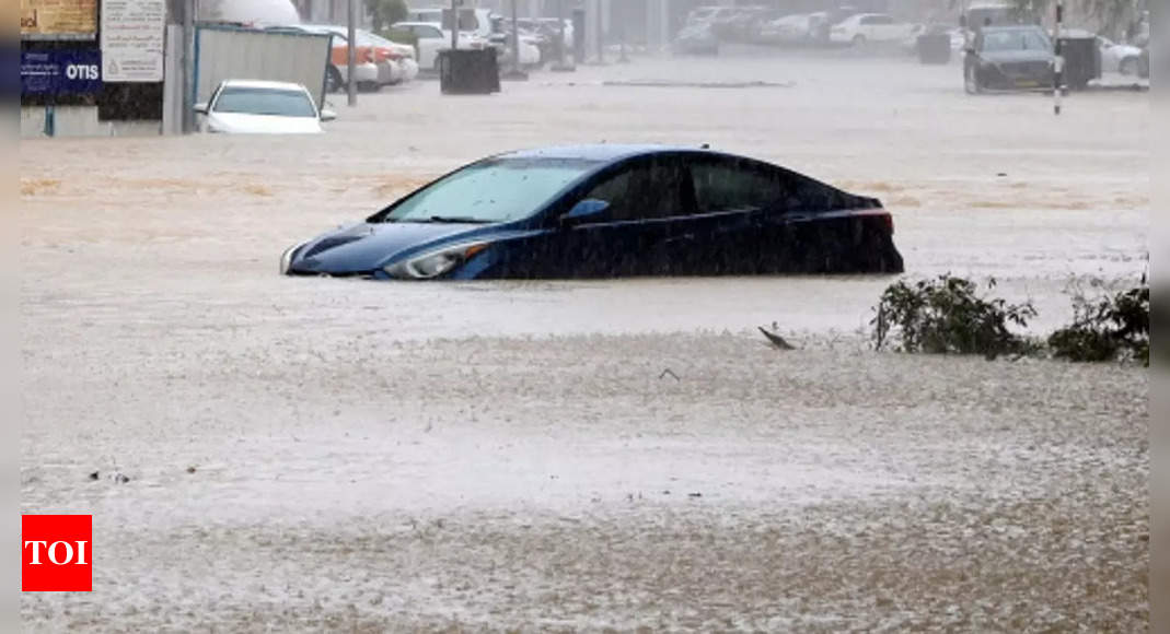 Cyclone Shaheen hits Oman; three killed, flights delayed - Instances of India