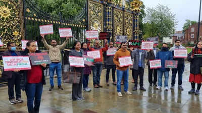 UK NRIs protest Pakistan’s ‘violence on minorities’