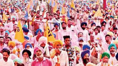 Punjab: SAD patron Parkash Singh Badal back, feels betrayed on farm laws