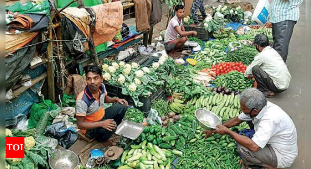 Veggie prices shoot up in Kolkata before Durga Puja