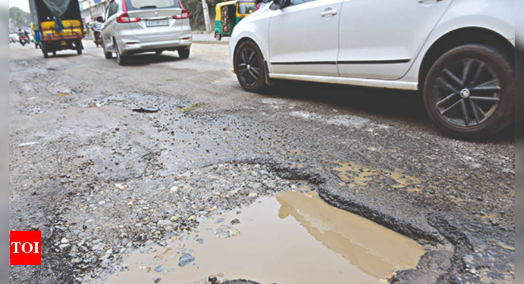 Link road to Bengaluru airport pockmarked with potholes