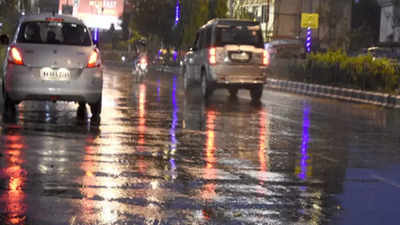 Kolkata: Met spies light rain on Mahalaya