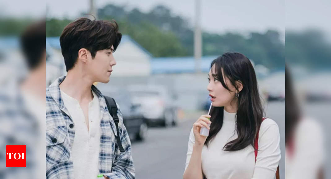 Kim Seon Ho Gets Ready To Tell His Story To Shin Min Ah In