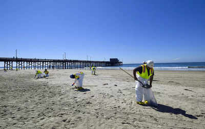 Delay after alarm puts California oil spill response in question