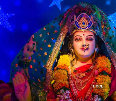 Bekwaamheid zak Picasso Navratri 2022: What are the nine forms of Maa Durga and the special prasad  offered to them - Times of India