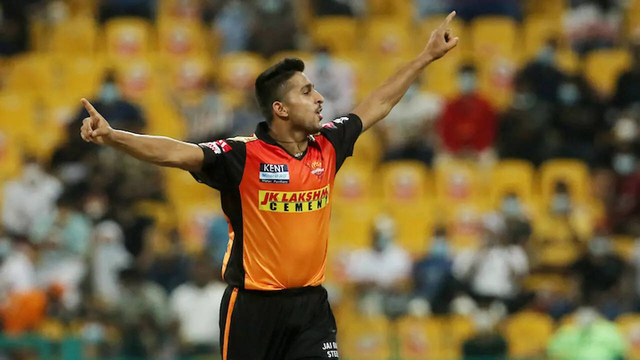 SRH pacer Umran Malik clocks 153kph, bowls fastest delivery of IPL 2021 | Cricket News - Times of India