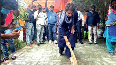Lucknow: Broomstick spat? Priyanka Gandhi Vadra makes ‘sweeping’ statement