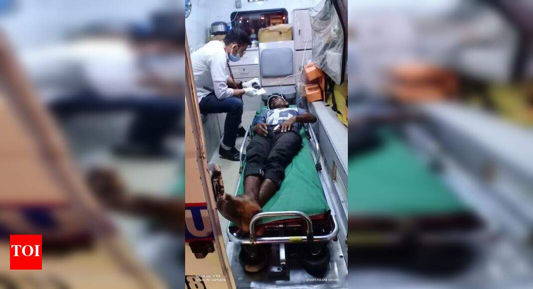 Narrow escape for 30 bus passengers | Vadodara News - Times of India