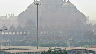 Delhi: Air quality dips to 3-month low
