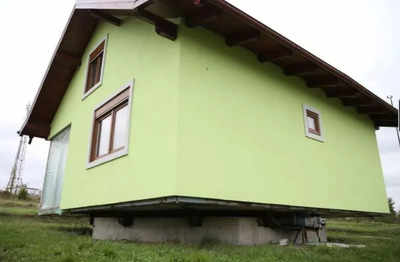Bosnian builds rotating house so that his wife has diversified view