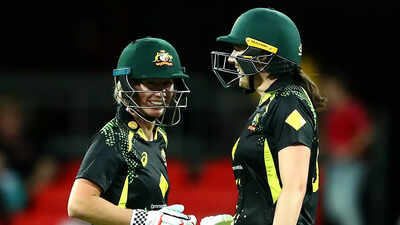 3rd T20I: Australia set India challenging 150-run target to level series