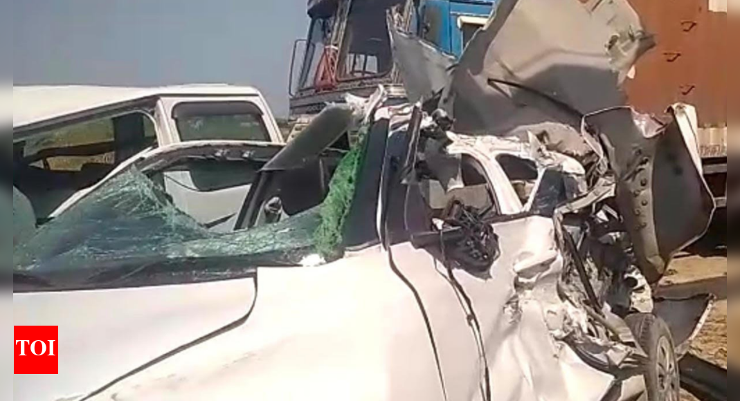 Car rams into parked truck in Mathura, couple from Gurugram, 2 others ...