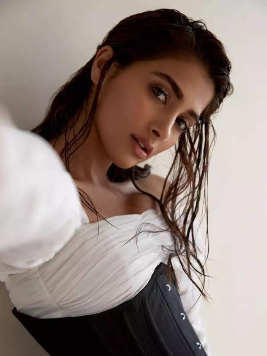 10 Beautiful Selfies Of Pooja Hegde Thatll Beat Monday Blues Times