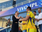 Deepak Chahar proposes girlfriend Jaya Bhardwaj in the stands, photos of the CSK bowler with his sweetheart go viral
