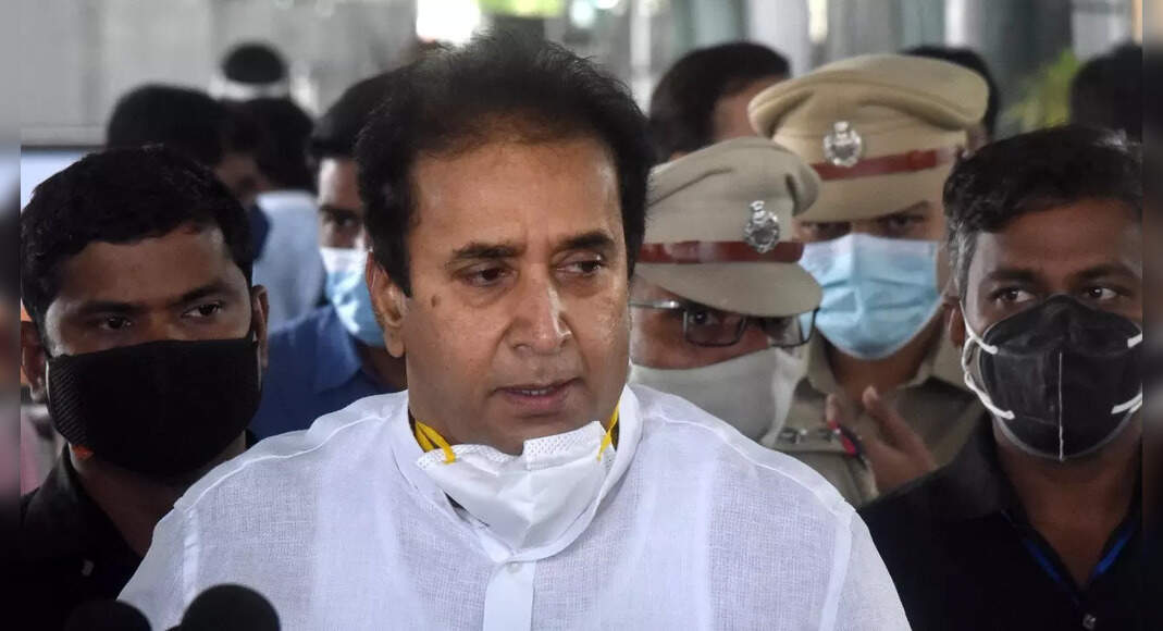 CBI raids premises of former Maharashtra home minister