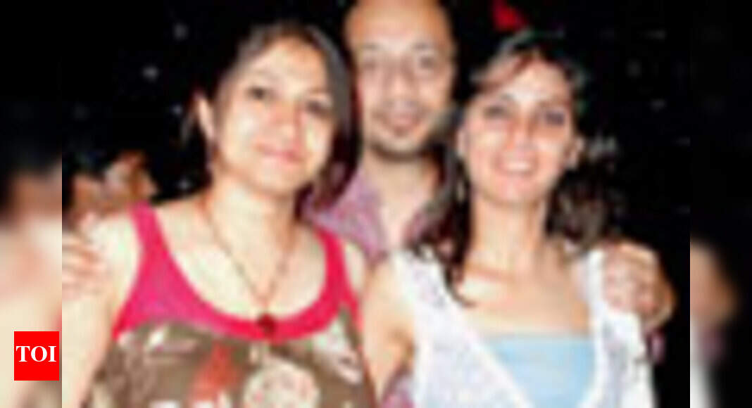 When DJ Naz played fantastic beats | Events Movie News - Times of India